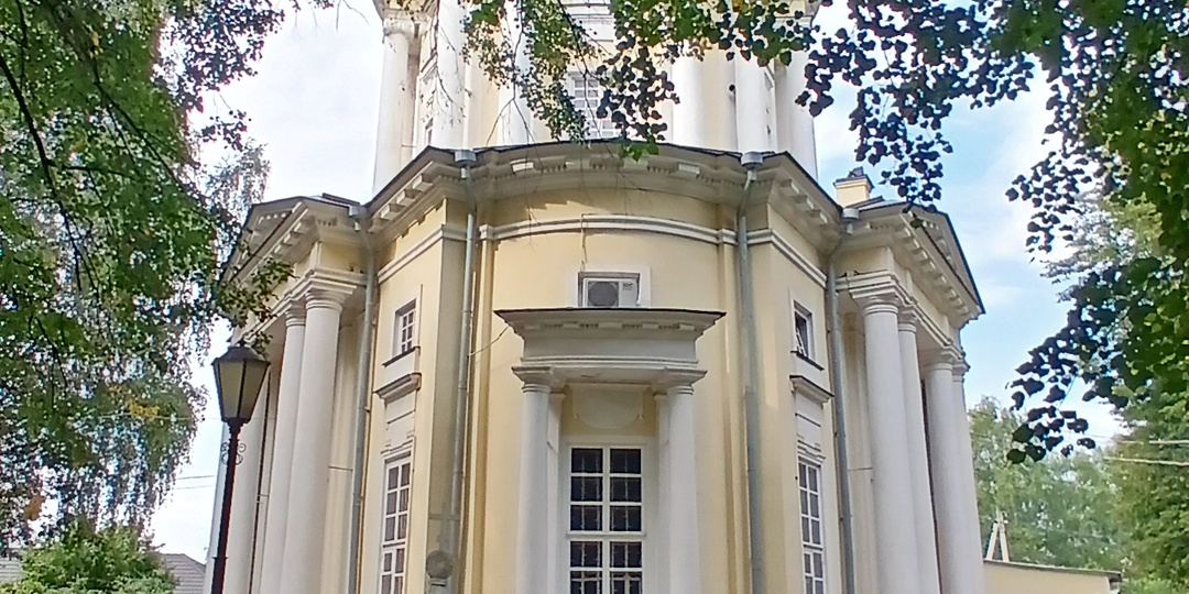 ПЕРВЫЙ ТРЕУГОЛЬНЫЙ. Владимирский храм в Виноградово. Москва.