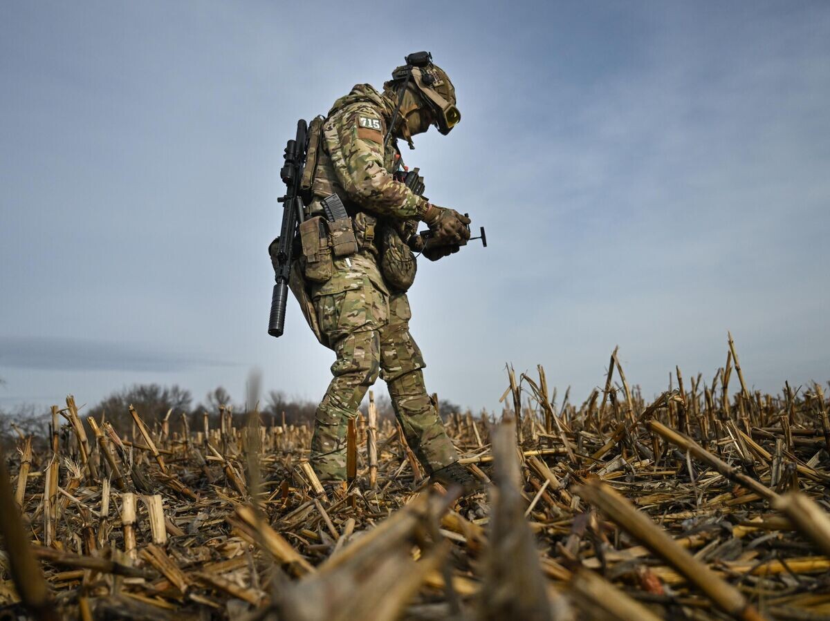    Боевая работа подразделений радиоэлектронной борьбы группировки "Север" на Курском направлении специальной военной операции© РИА Новости / Станислав Красильников