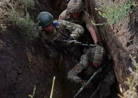    «Контракт 18—24» за 2 месяца подписали менее 500 человек. Украинская молодёжь бежит за границу