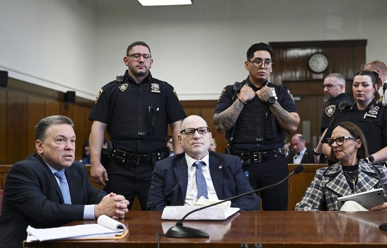    CURTIS MEANS/POOL/EPA/TASS