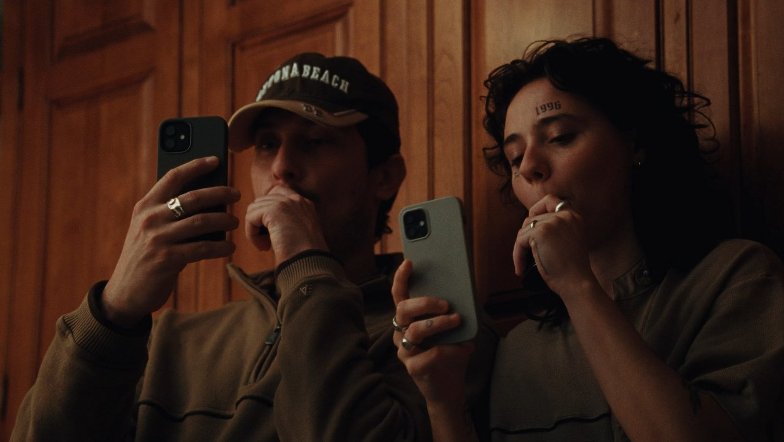 Что-то происходит? - Доставай камеру, для блога сгодится!. Угадайте, это городские или деревенские?