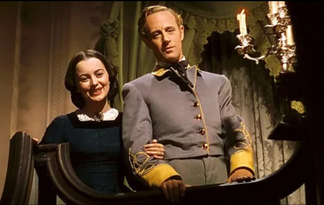 Мелани и Эшли Уилкс, из интернета.