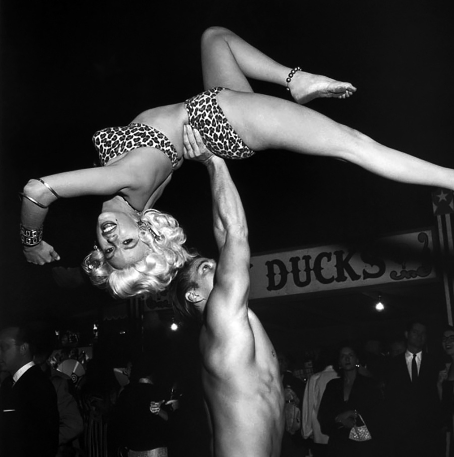 Джейн Мэнсфилд и ее акробатика