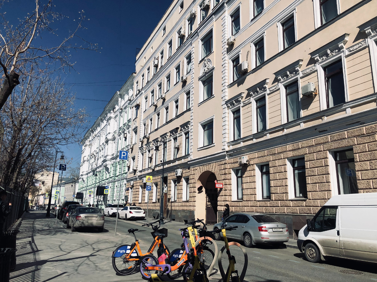 Армянский переулок, дом 7 и дом 9.