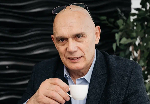 Жалеют, что узнали это только на пенсии: 5 правил приема воды Бубновского. Очищает не только тело, но и мозг