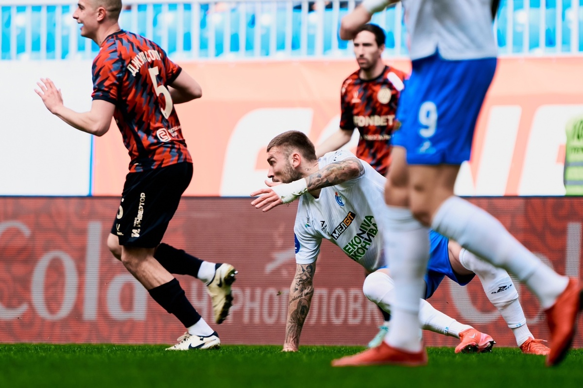 Конечно, в Самаре ходят больше на "Крылья Советов", чем на "Акрон"!