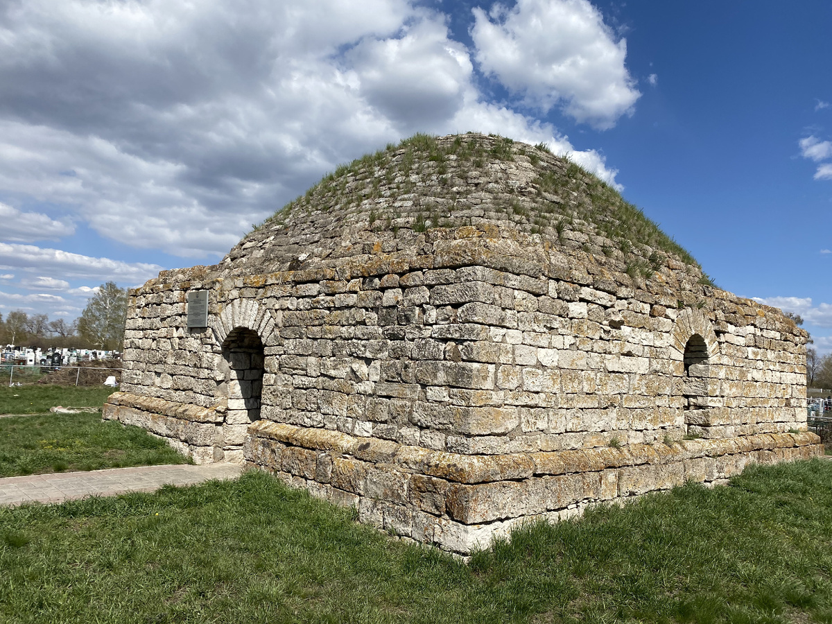 Современный вид мавзолея Хусейн-бека. Фото автора. 2022 год. 