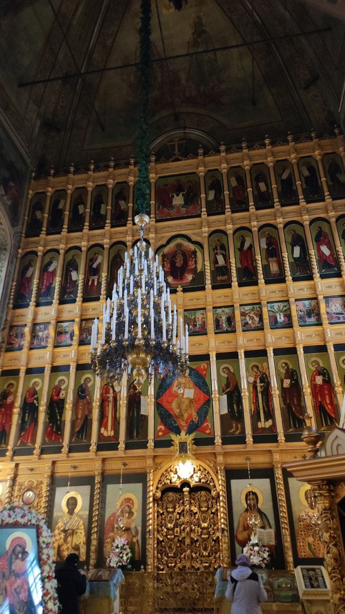Иконостас в Храме