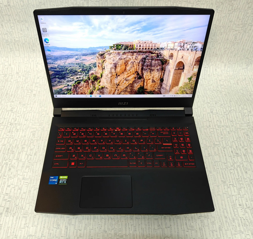 MSI Katana GF66 12UE-1053XRU