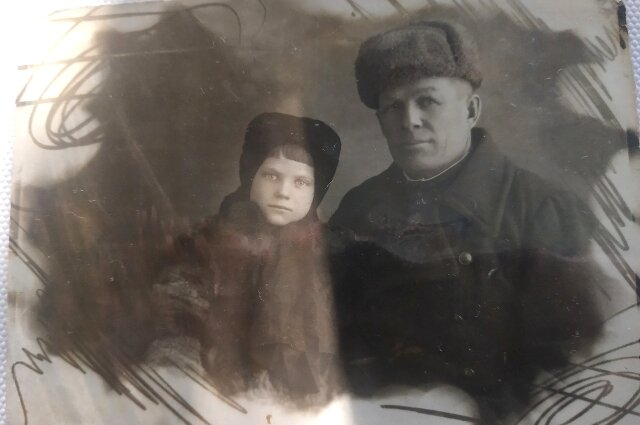 С приемным папой. Фото: Из личного архива/ Лилия Воробьева