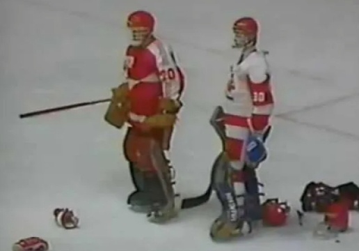 Фото с яндекс.картинки (вратари старались не ввязываться в происходящее)