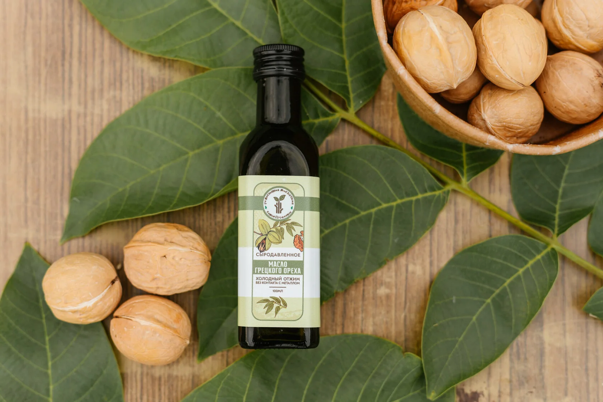 Сыродавленное масло грецкого ореха от мастерской семьи Ерофеевых