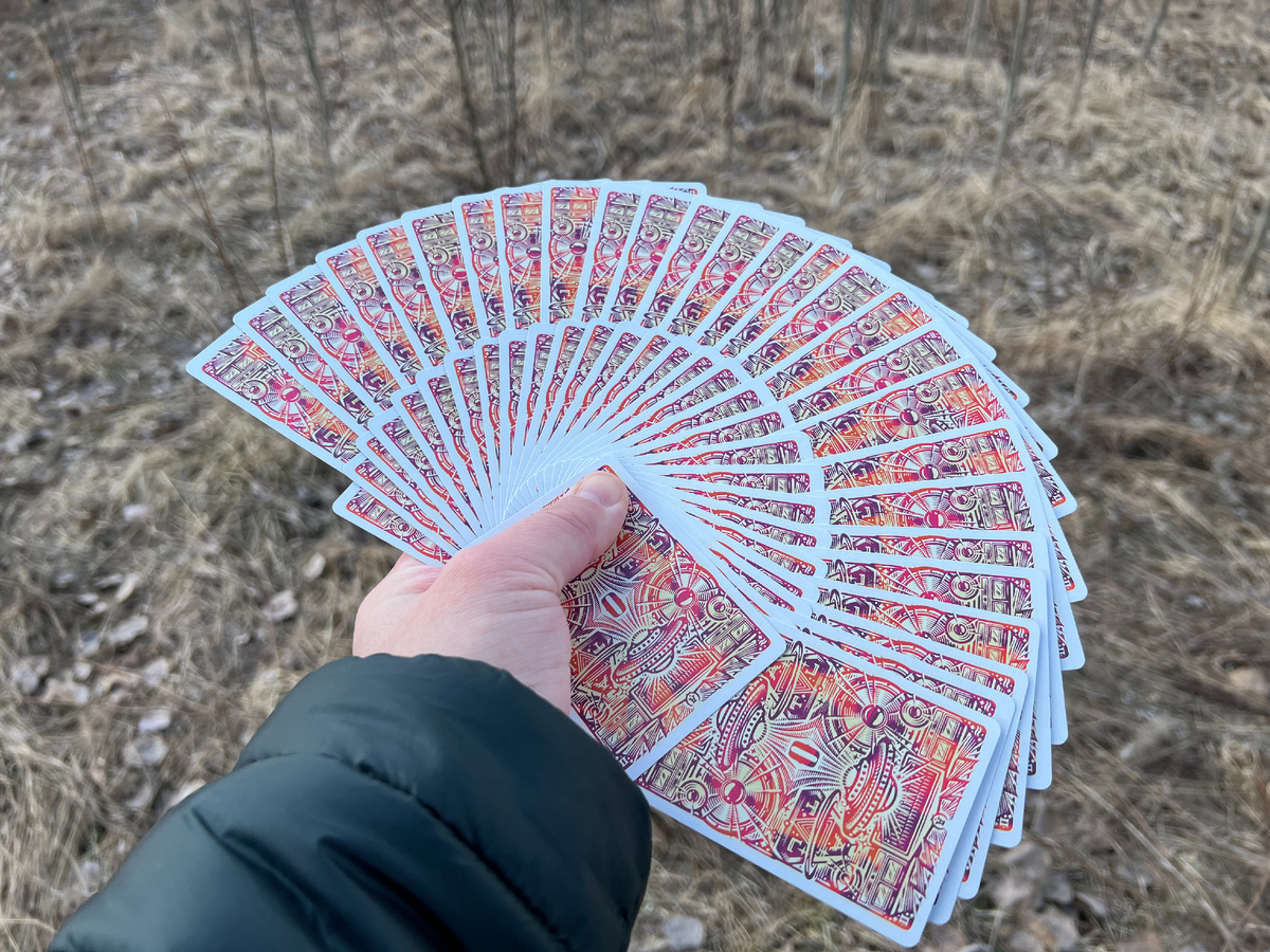 Карточный веер, трюк очень хорошо подходит для начинающих фокусников или кардистов