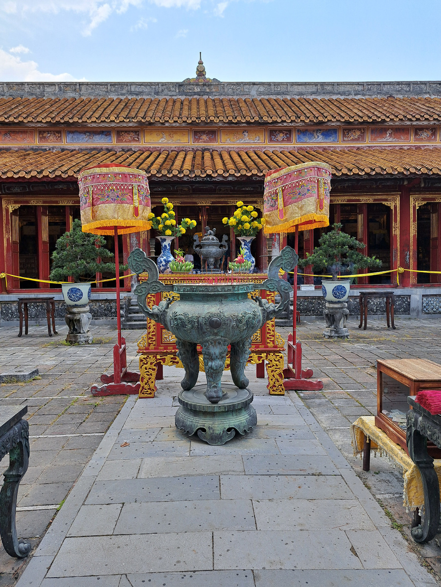 Храм поколений - Thế Tổ Miếu