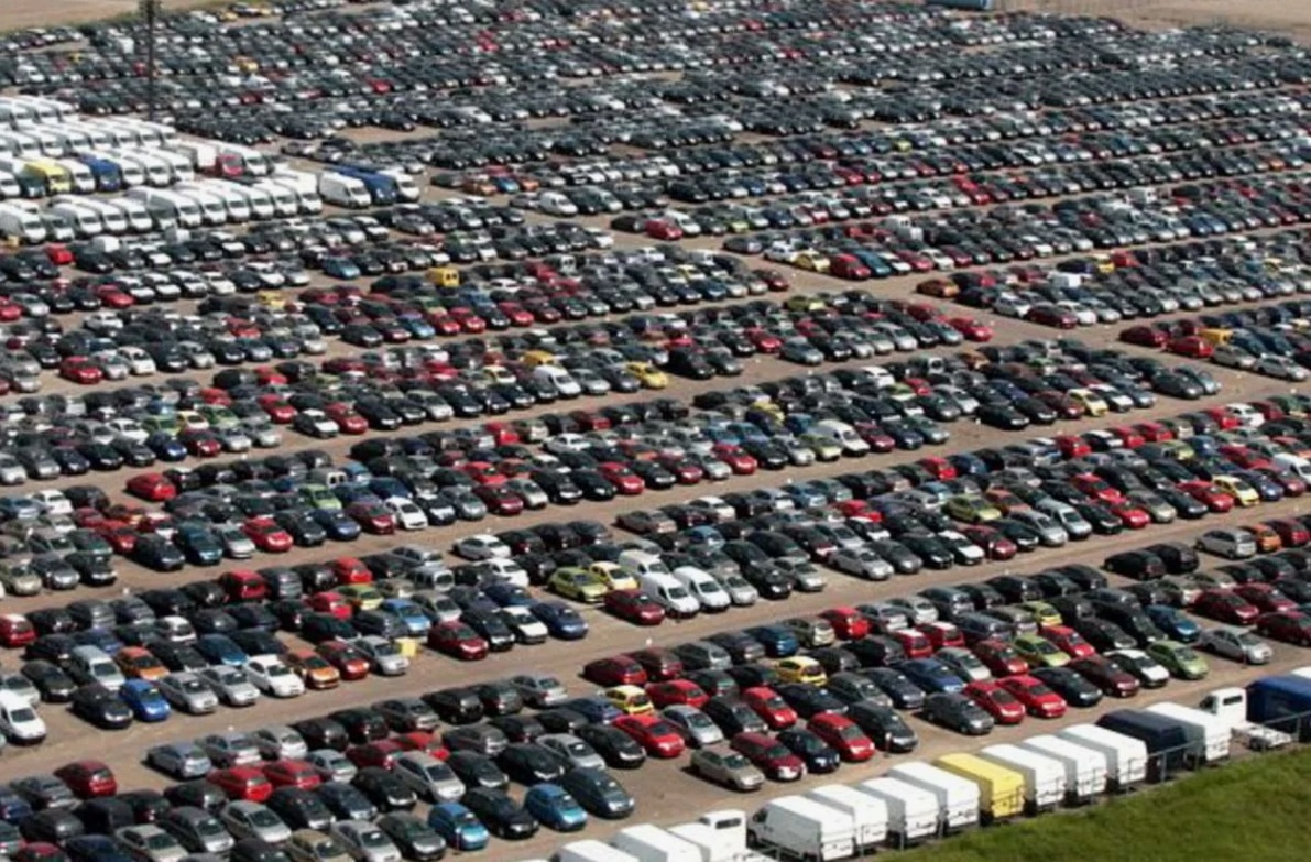 Полные склады автомобилей
