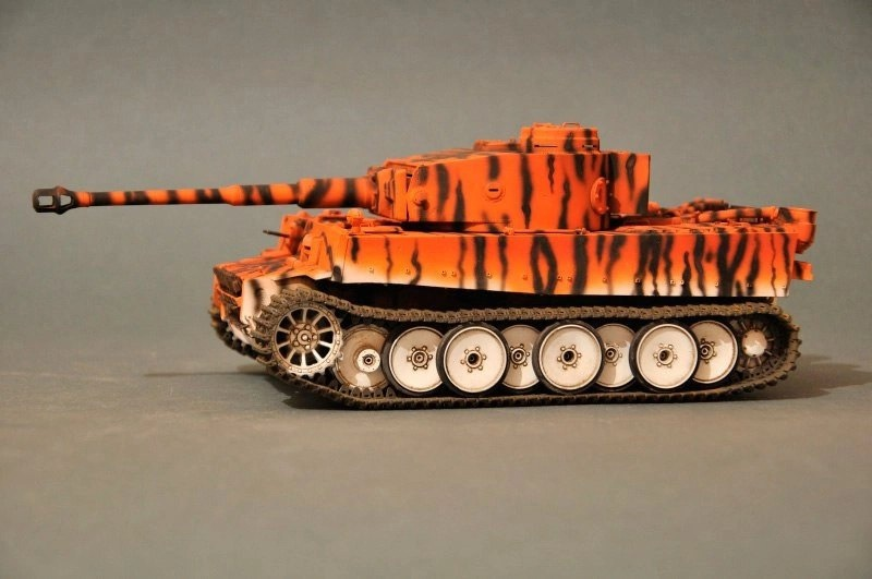 Тигр в "тигровом" окрасе от Звезды в масштабе 1/35 за авторством Сергея Алехно