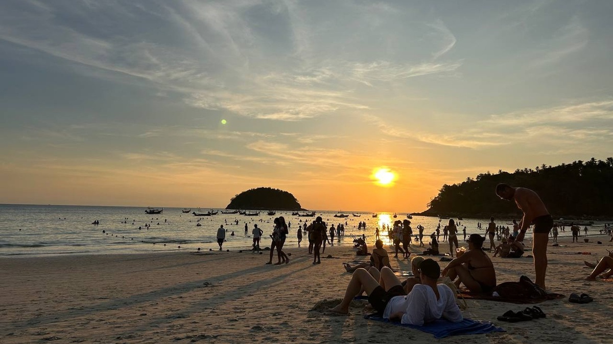 Встретили бы закат в такой толпе? Несмотря ни на что, я - да :) но если бы толпы не было - был бы рай