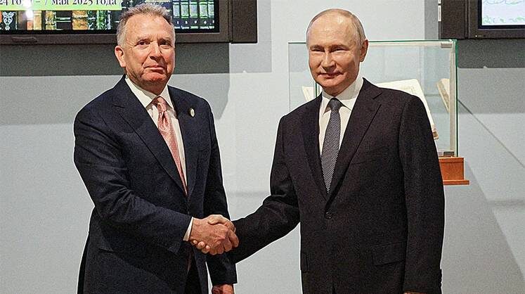    ГАВРИИЛ ГРИГОРОВ/ПРЕСС-СЛУЖБА ПРЕЗИДЕНТА РФ/ТАСС Спецпосланник президента США Стив Уиткофф встретился с Владимиром Путиным в библиотеке