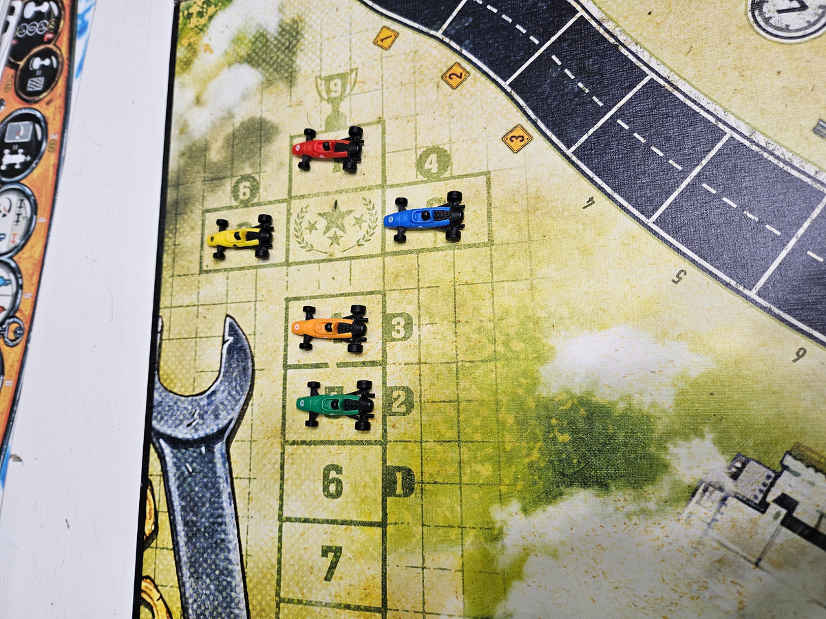 Гонки. Жара на трассе 