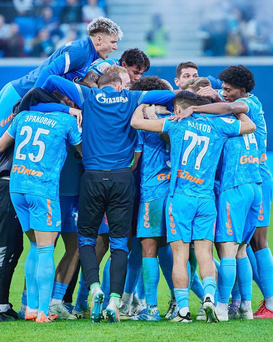 Игроки "Зенита" поазднуют победу над "Краснодаром". Фото ФК "Зенит"