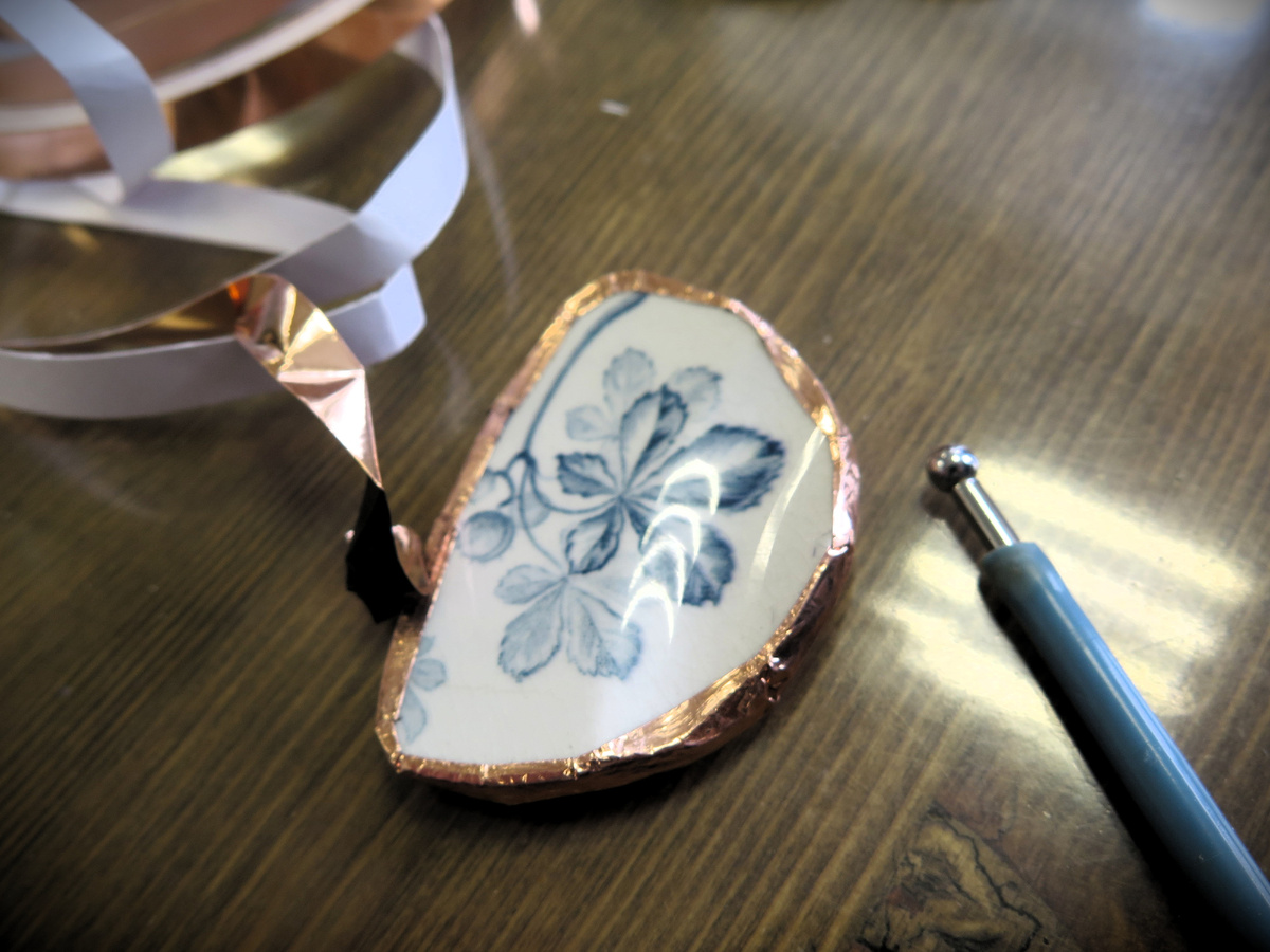 Работа с антикварной керамикой в технике Тиффани.