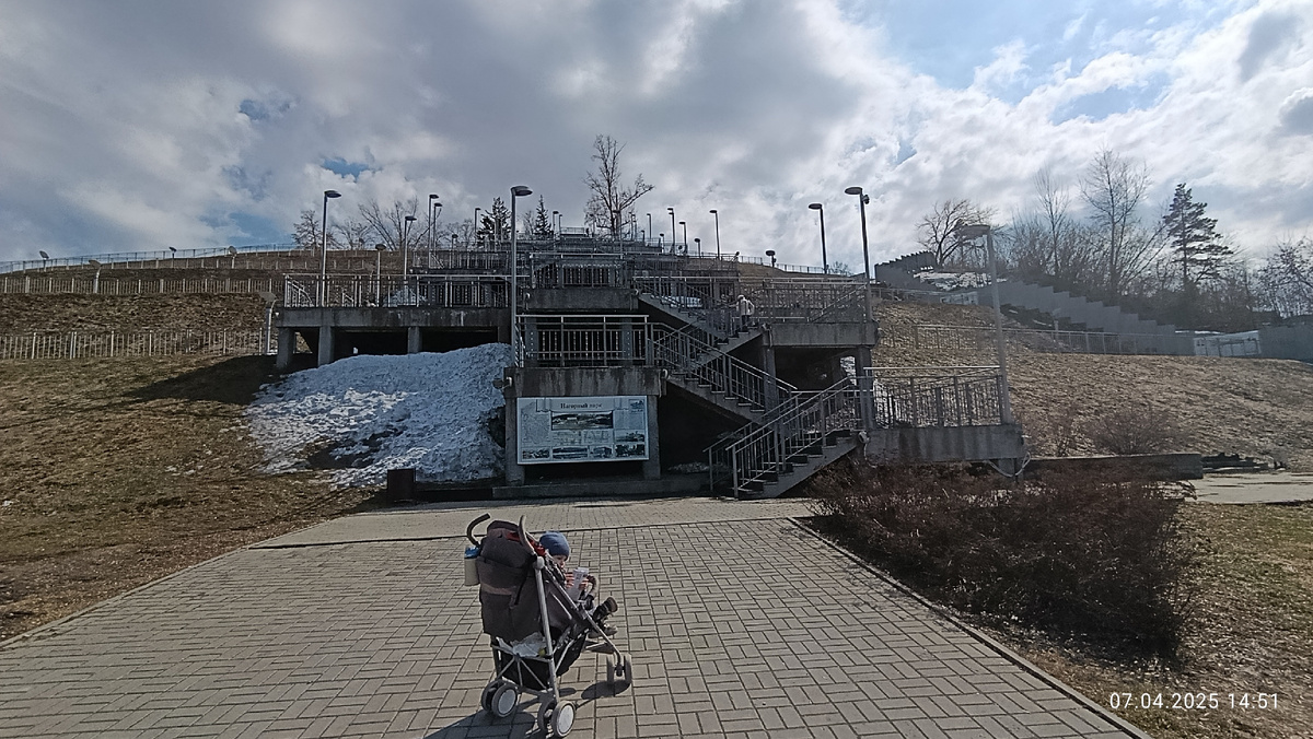 Ну и как ее побеждать с коляской?