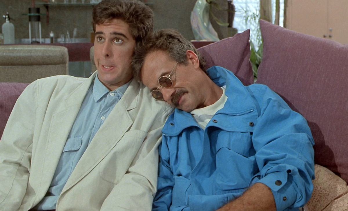 При всей дурашливости «Уикэнда у Берни» в нём несложно разглядеть важную мысль, что некоторые люди живут такой жизнью, что никто и не замечает, когда они умирают