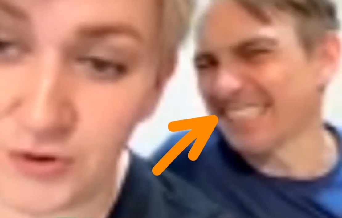 ТИХОНОВЫ На стримах твердят: «Нам нечем кормить детей», «У нас куча долгов», «Деньги закончились».