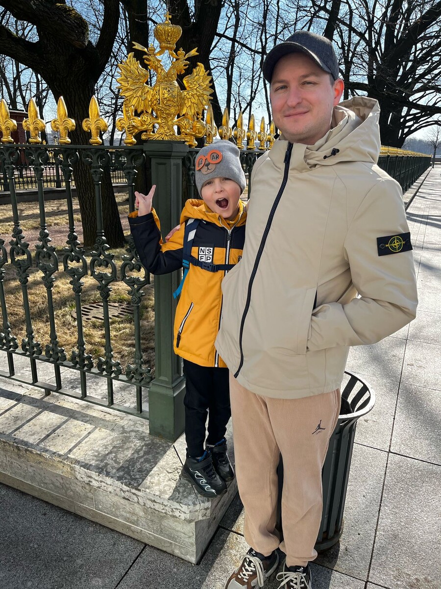 Возле домика Петра Великого