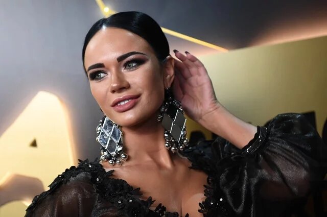    Яна Кошкина.