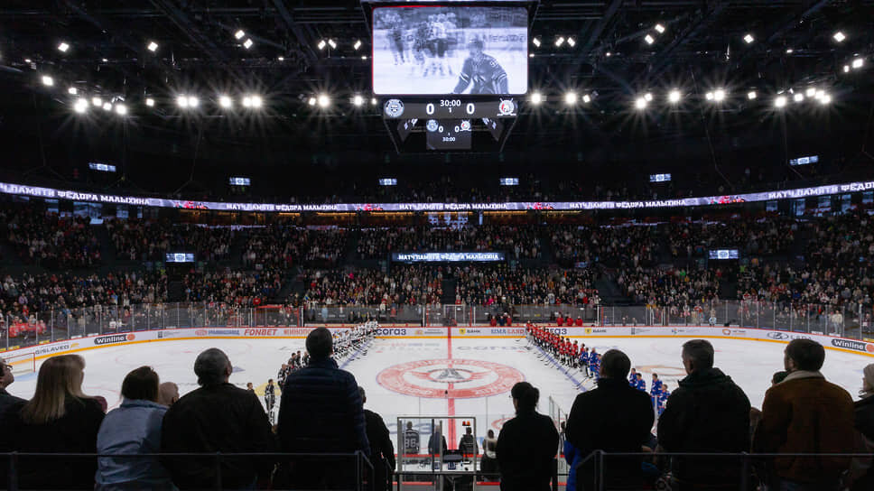 Матч памяти хоккеиста Федора Малыхина на стадионе "УГМК Арена".📷Фото: Марина Молдавская / Коммерсантъ