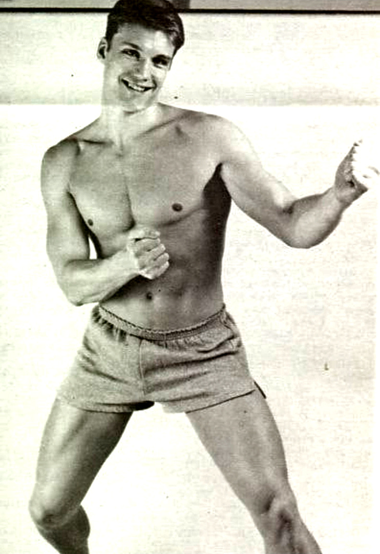 Тренеры сразу же отметили необычайное усердие юного спортсмена, который часами тренировался после основных занятий. 