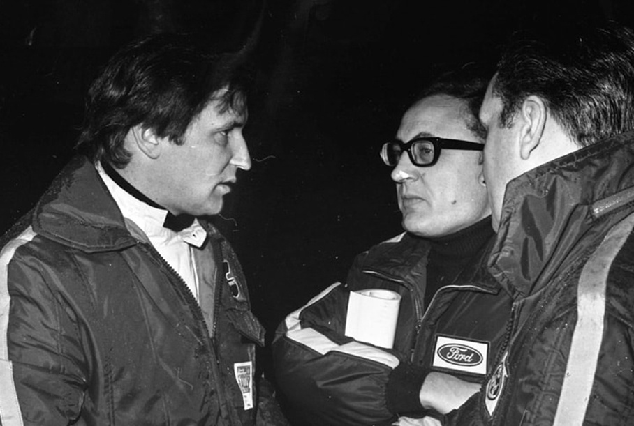    Стюарт Тернер (в середине)   
Ford