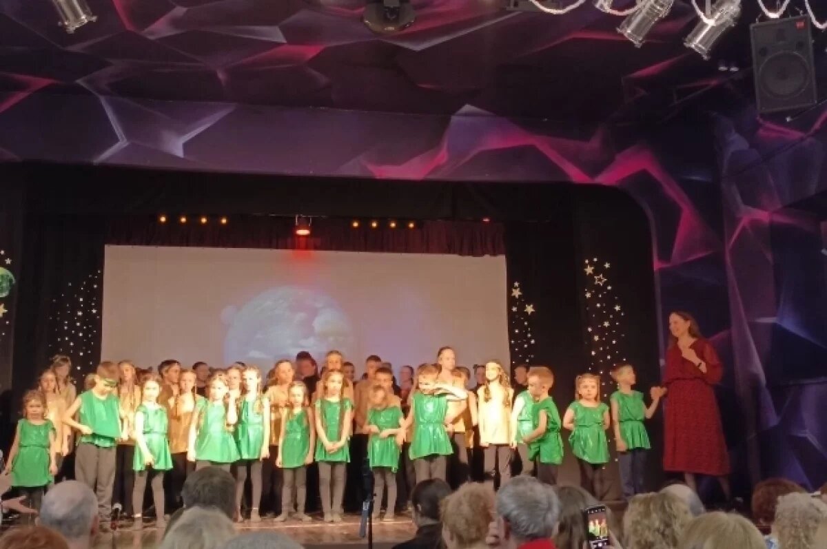    В Омске юные артисты представили космическую историю