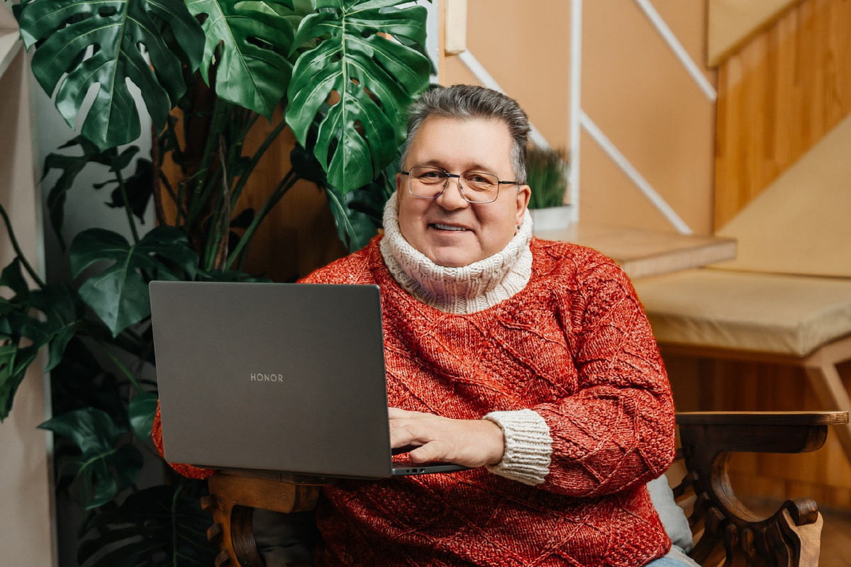 Руководитель компании Роман Устеников
