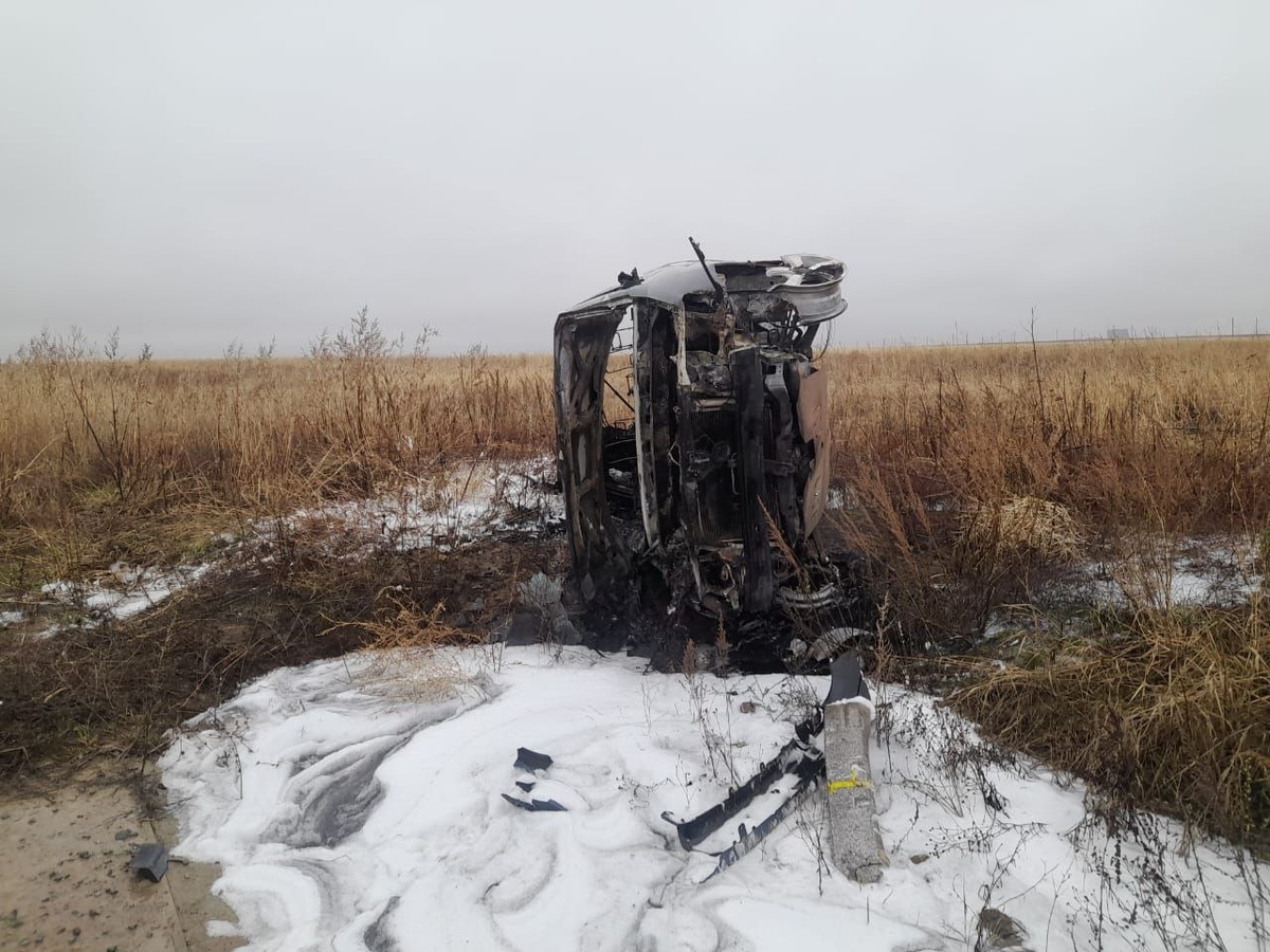  📷    В Новоорском районе автоледи на иномарке слетела в кювет, машина вспыхнула и сгорела Кристина Просвиркина