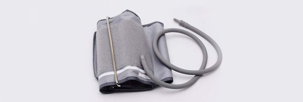 классическая манжета с металлическим кольцом