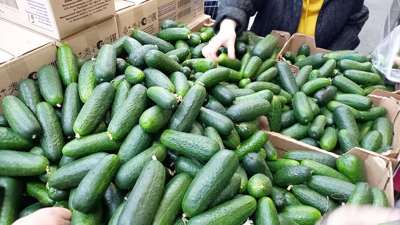 В магазине Светофор ассортимент товаров в этот раз просто отличный. Много овощей, зелени, рыбы, мяса и другого Отзыв на некоторые продукты