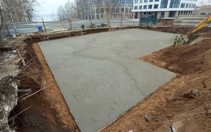    Бетонные работы начались на реконструкции пешеходного моста в Ижевске