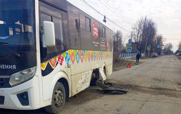    В Советске «Тойота» врезалась в автобус