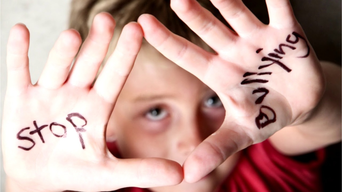    Как помочь ребенку справиться с буллингом