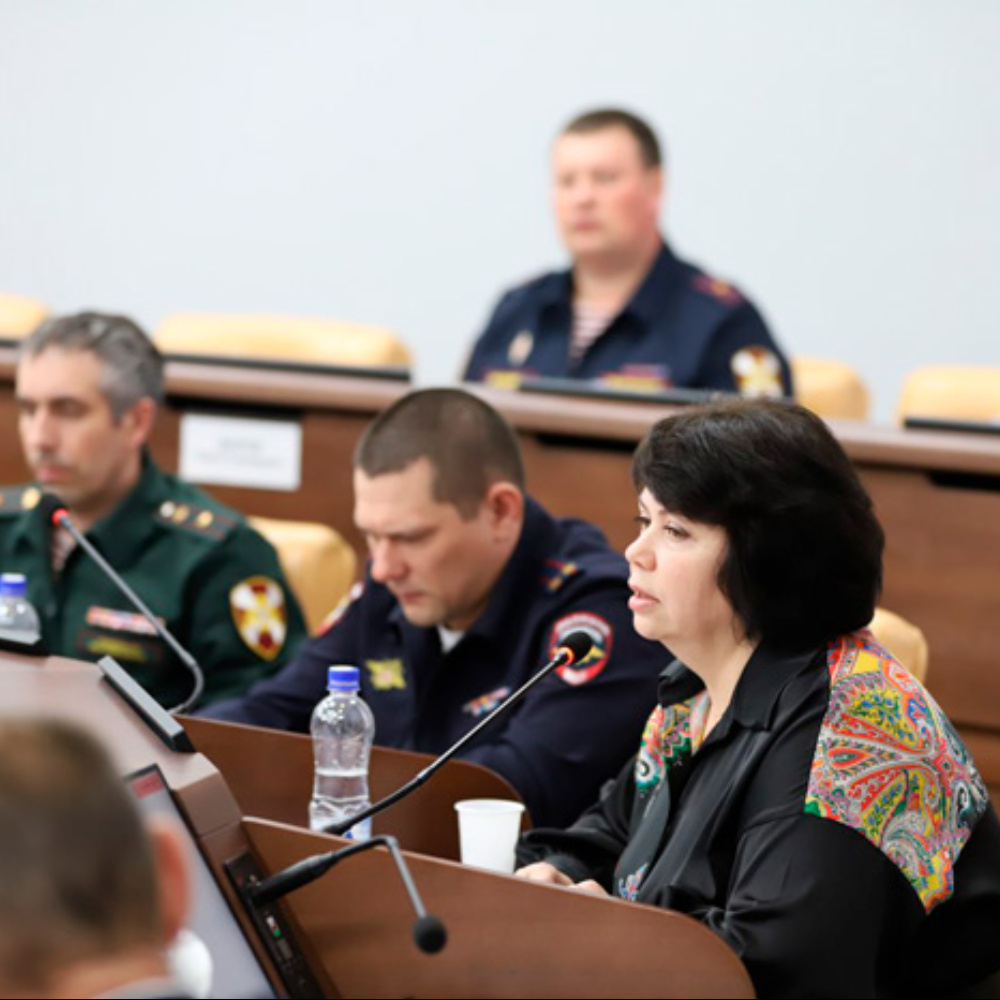По этому поводу в столице Прибайкалья состоялось внеплановое заседание антинаркотической комиссии. Особую тревогу вызывает положение дел в молодежной среде: количество острых отравлений наркотиками остается кризисным.