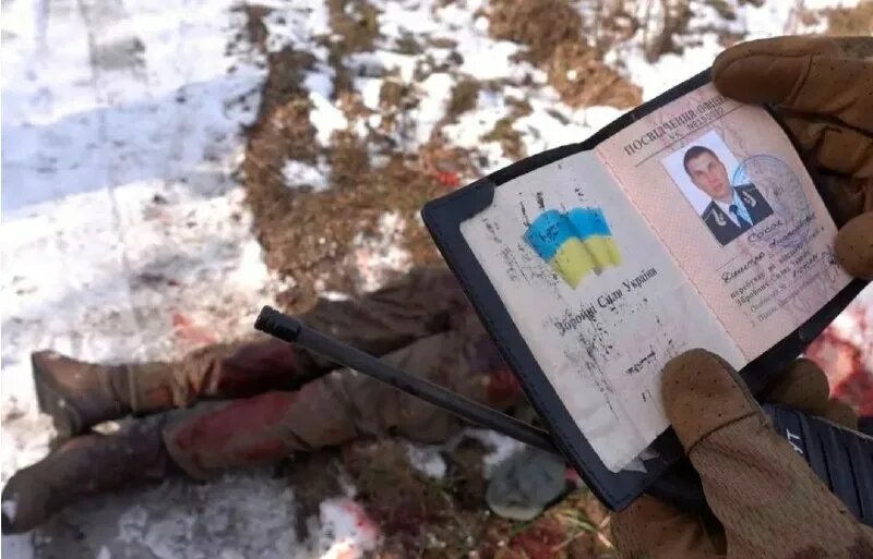 Фото из открытых имточников.                  Брошенный нацист на поле боя.