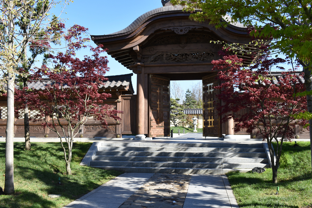 Ворота Карамон