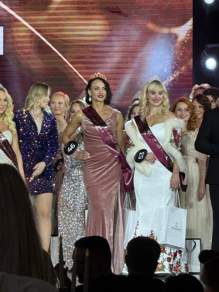 Пермячка Мария Алиева (слева) завоевала титул второй вице-миссис на всероссийском конкурсе красоты. Фото: страница Марии Алиевой в соцсети «ВКонтакте»