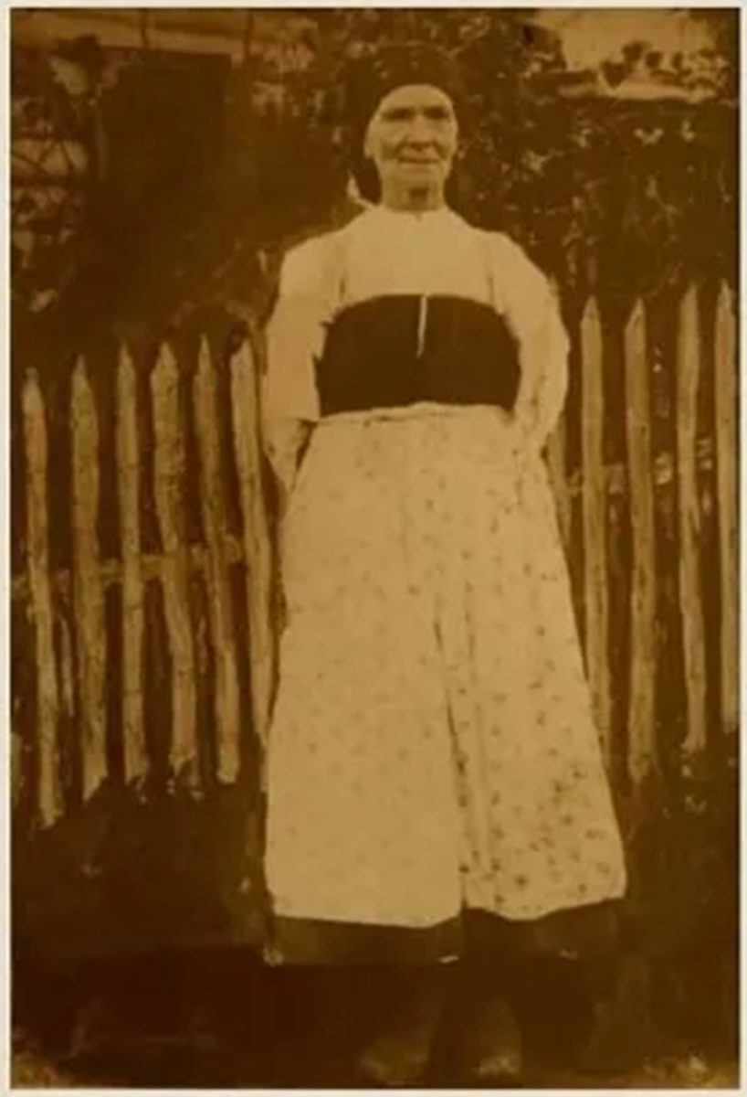 Аксинья Базыкина. Любительская фотография 1910-х гг. Ясная Поляна.