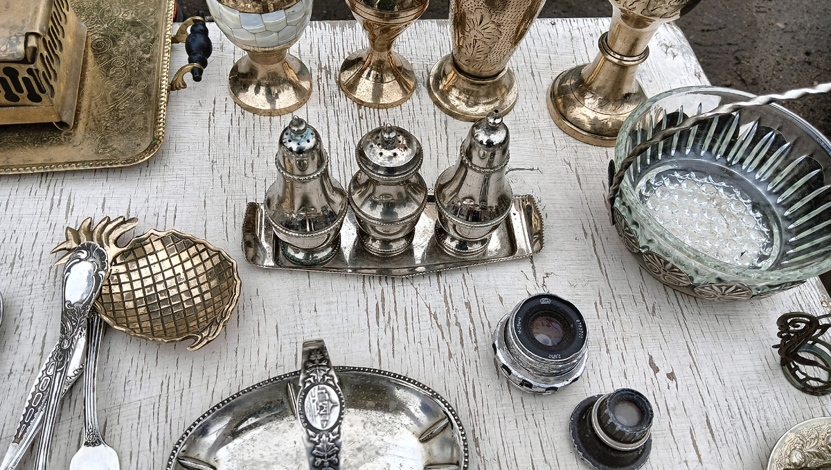 Ассортимет тульской блошки. Апрель. Фото автора