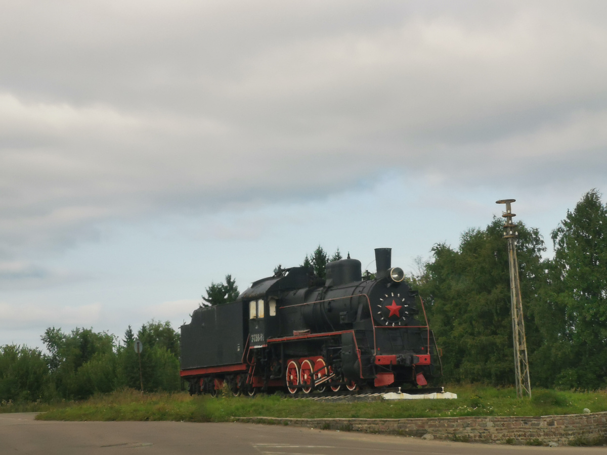 Памятник паровозу