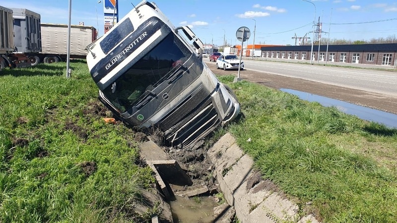    Кадры с места происшествия Фото: Госавтоинспекция СК