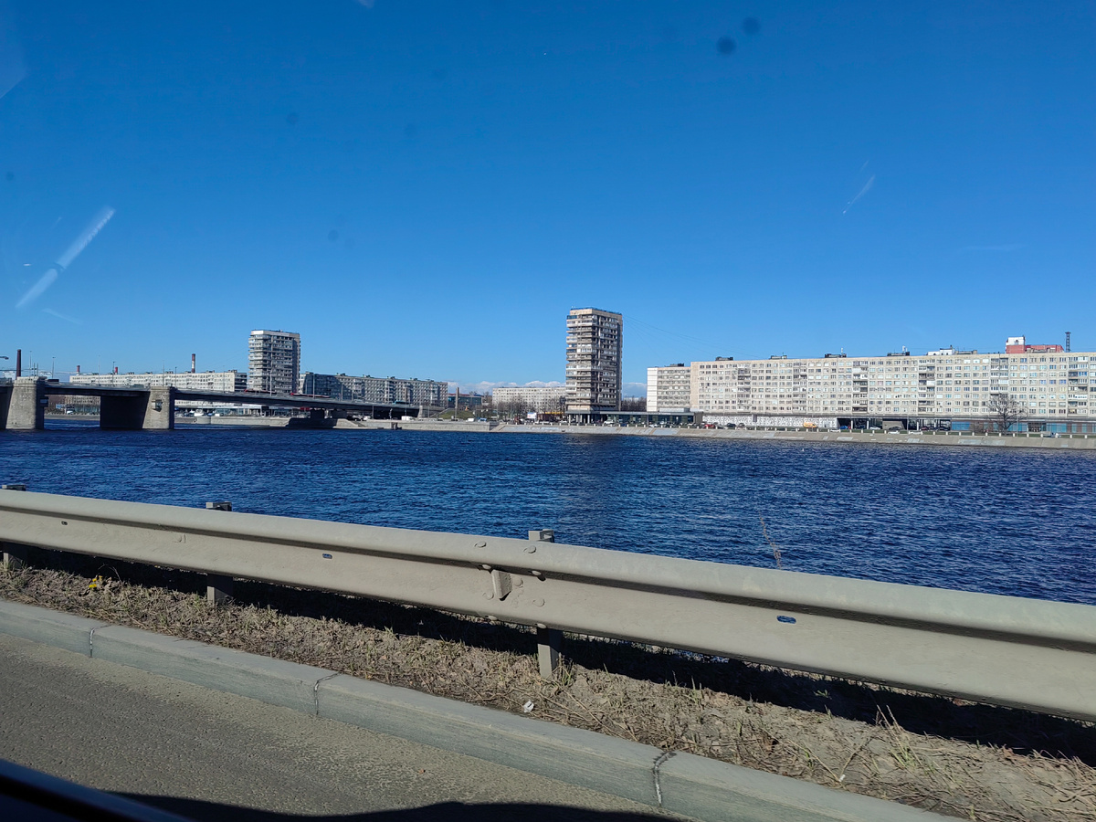Володарский мост через Неву. За ним находится ЗАГС, где мы расписывались с мужем